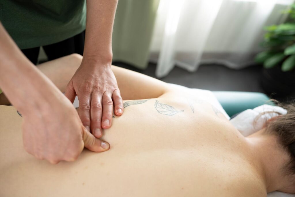 Dorn Breuss Massage Methode medizinische Masseurin Anna Heini